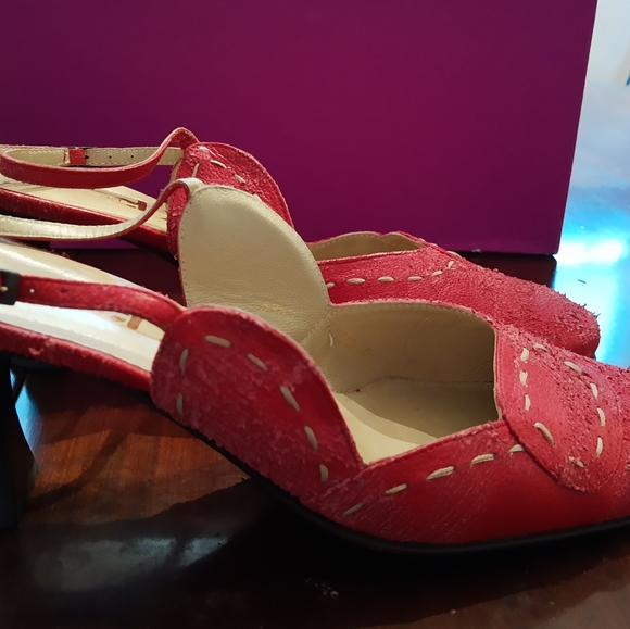 Vero Cuoio red leather 3 inch heels. Size 9 - Picture 5 of 16